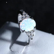1 PC Cute Female White Opal Stone Ring Classic Silver Color Engagement Jewelry Luxury Crystal Oval Wedding Rings for Women