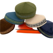 पुरुषों की कढ़ाई वाली मुस्लिम प्रार्थना टोपी - कुफी टोपी, इस्लामी फैशन